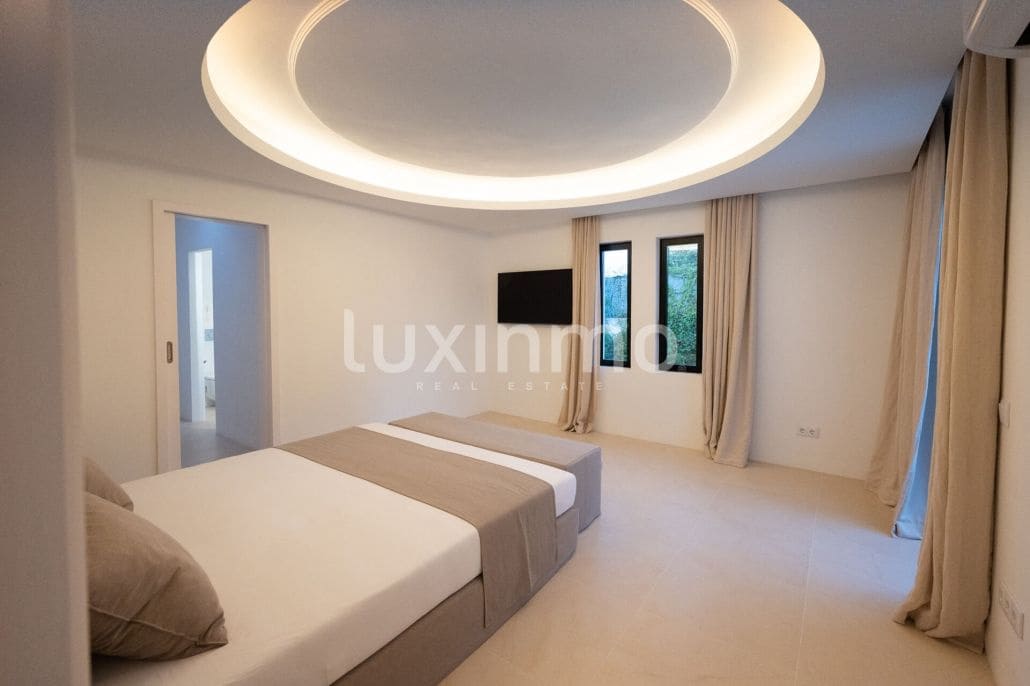 5 soverom Villa til salgs i Santa Eulalia / Santa Eularia med svømmebasseng garasje - € 3 295 000 (Ref: 8828449)