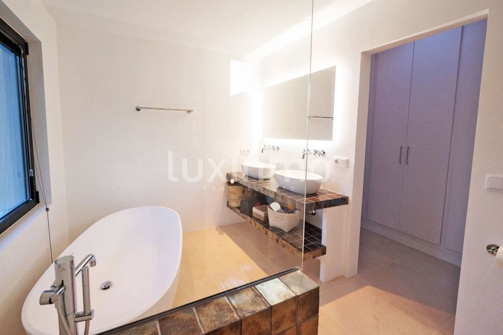 5 soverom Villa til salgs i Santa Eulalia / Santa Eularia med svømmebasseng garasje - € 3 295 000 (Ref: 8828449)