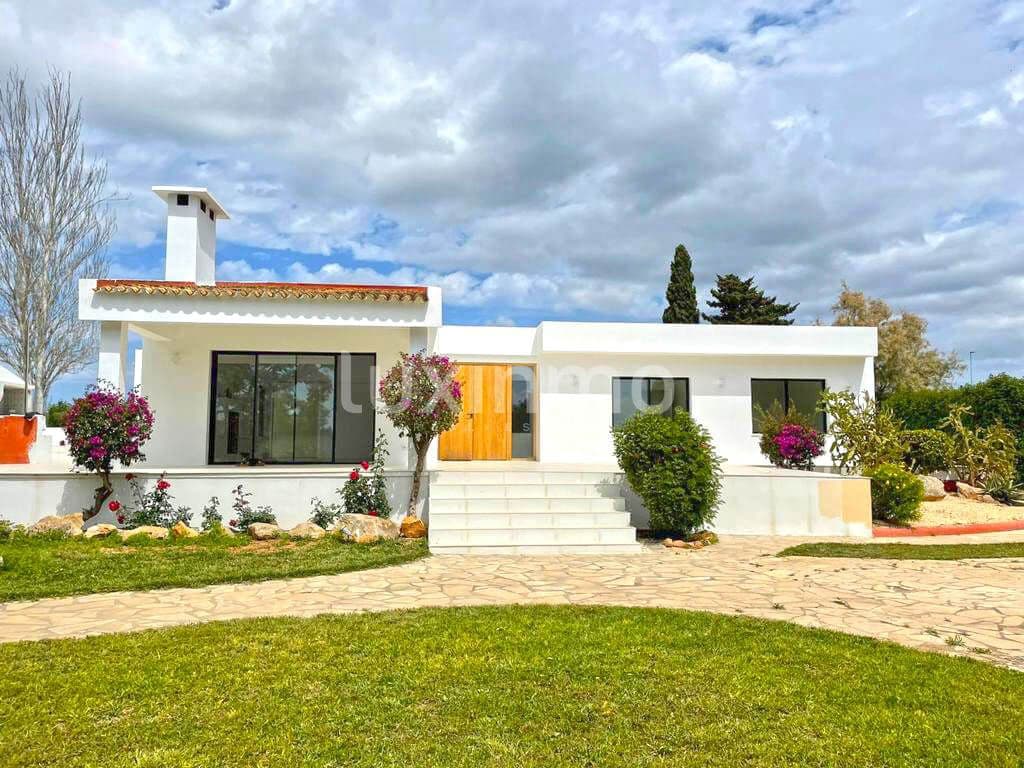 5 soverom Villa til salgs i Santa Eulalia / Santa Eularia med svømmebasseng garasje - € 3 295 000 (Ref: 8828449)