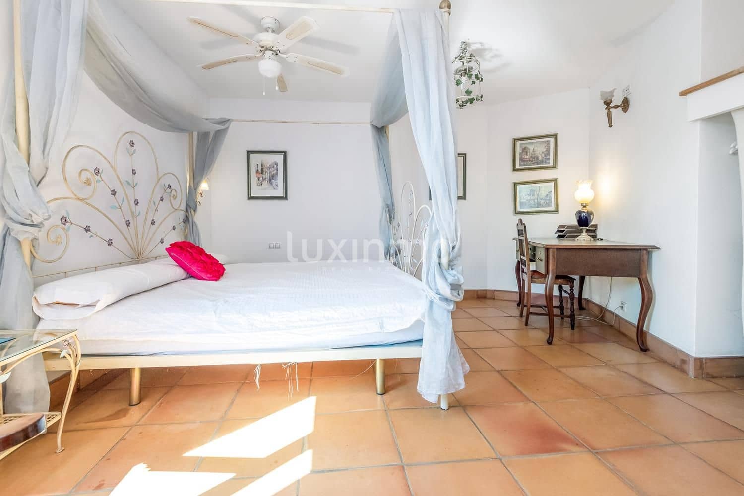 7 Zimmer Villa zu verkaufen in El Campello mit Pool Garage - 1.800.000 € (Ref: 8828453)