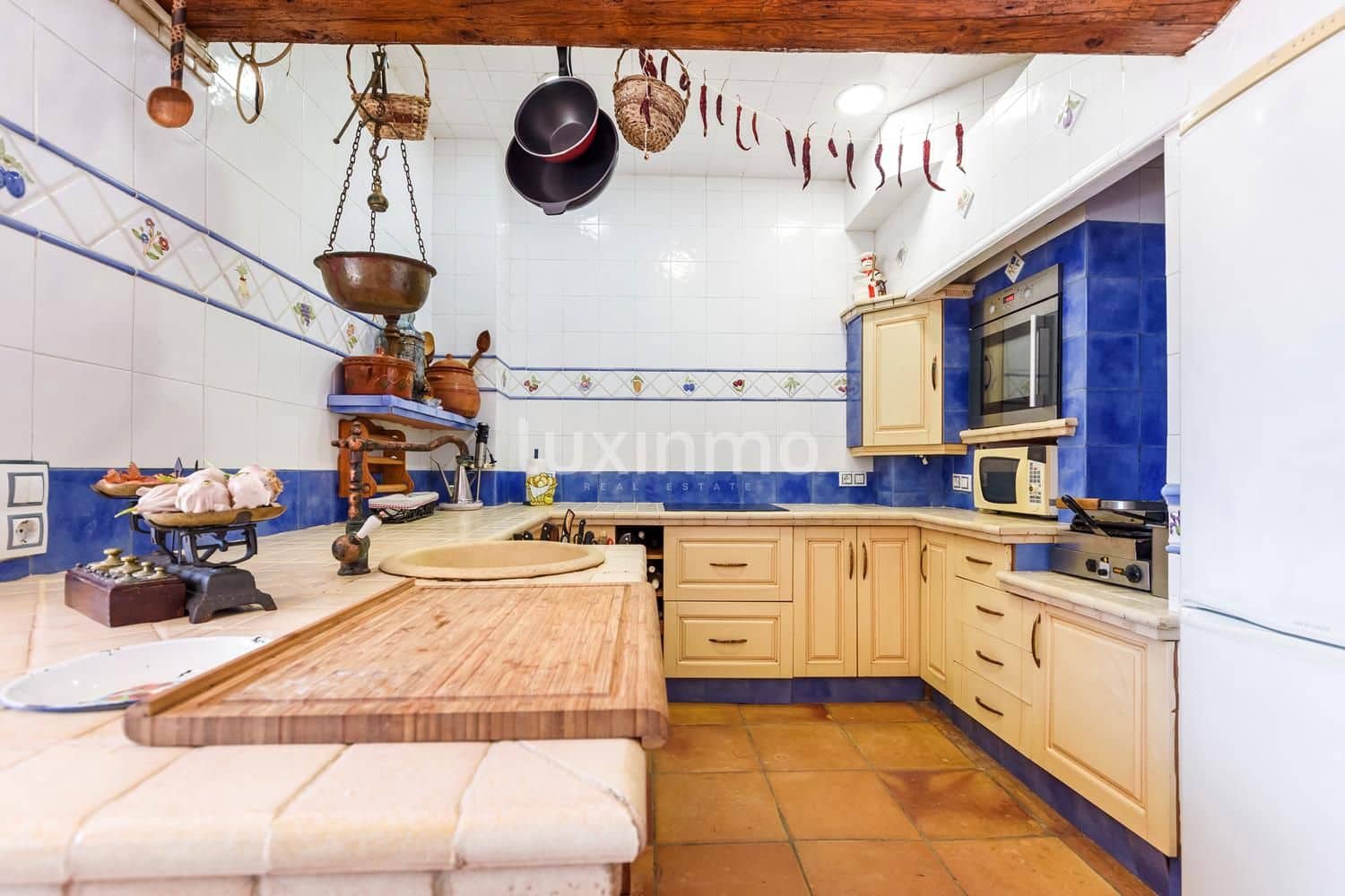 7 Zimmer Villa zu verkaufen in El Campello mit Pool Garage - 1.800.000 € (Ref: 8828453)