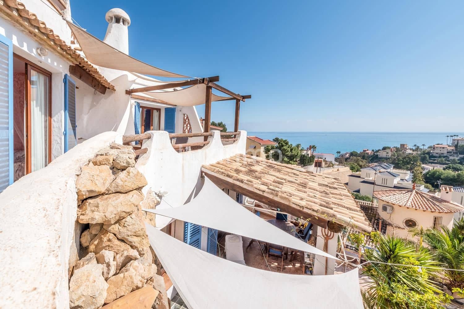 7 Zimmer Villa zu verkaufen in El Campello mit Pool Garage - 1.800.000 € (Ref: 8828453)