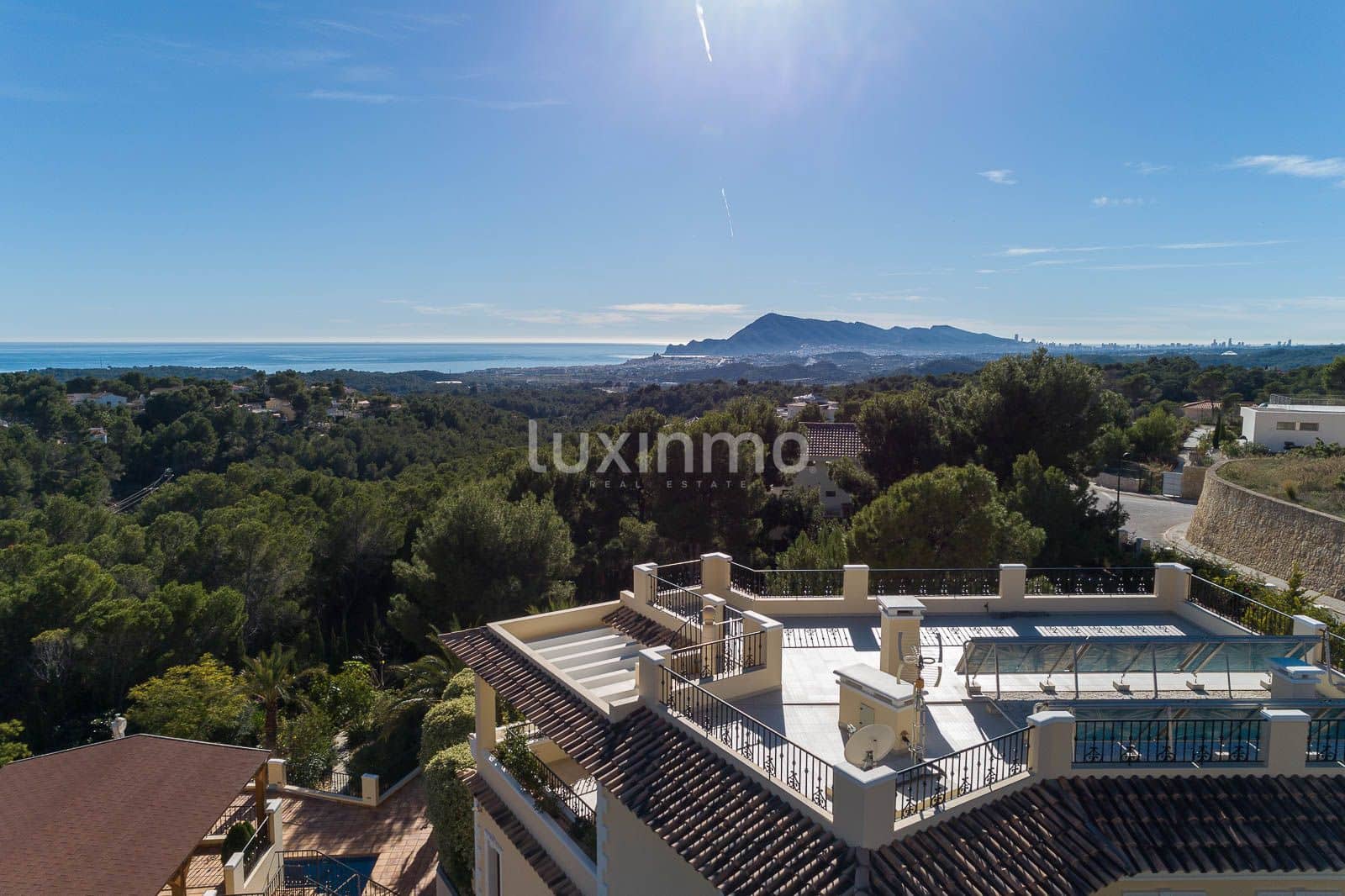 7 makuuhuone Huvila myytävänä paikassa Altea mukana uima-altaan 
autotalli - 4 000 000 € (Ref: 8828465)