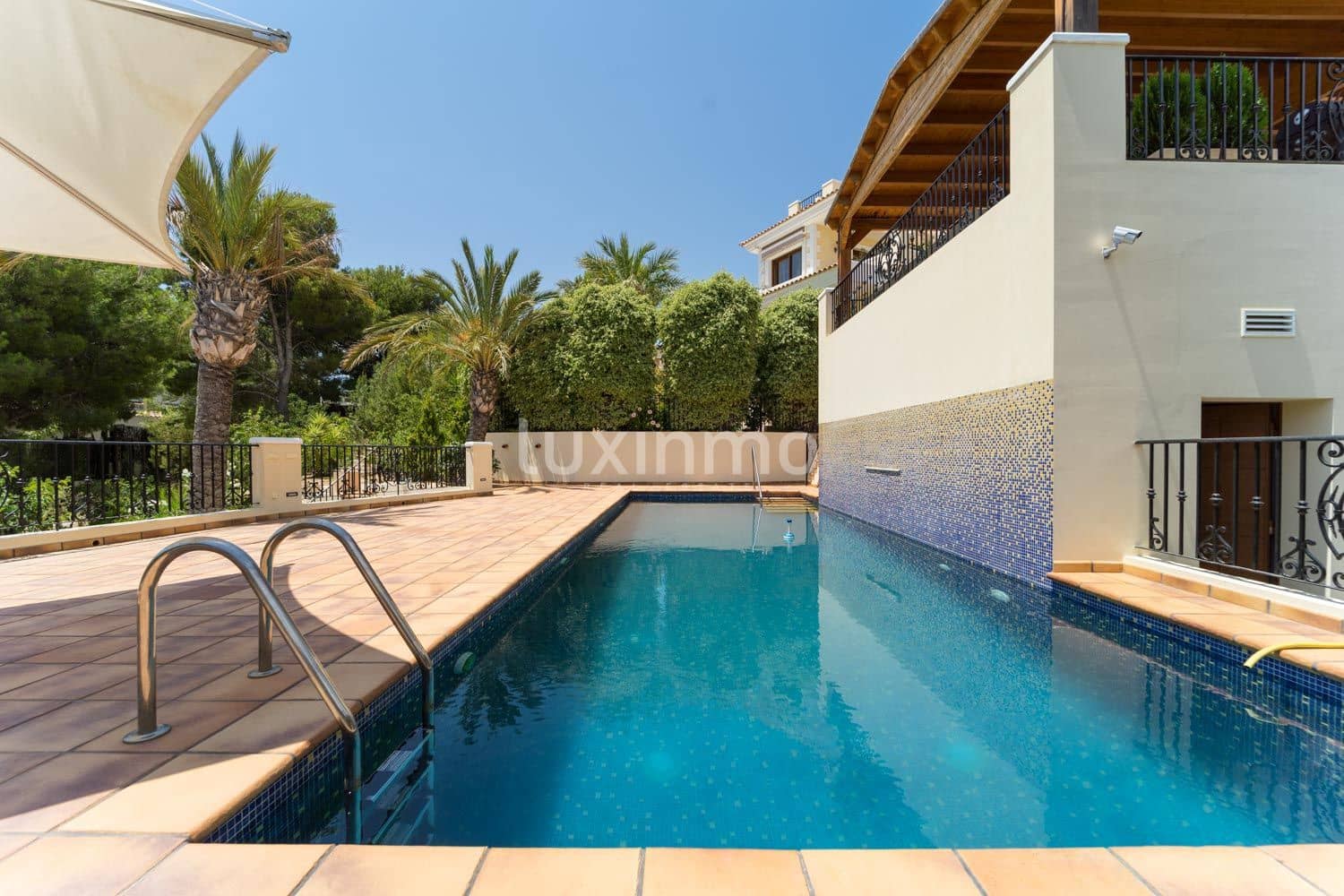 7 makuuhuone Huvila myytävänä paikassa Altea mukana uima-altaan 
autotalli - 4 000 000 € (Ref: 8828465)