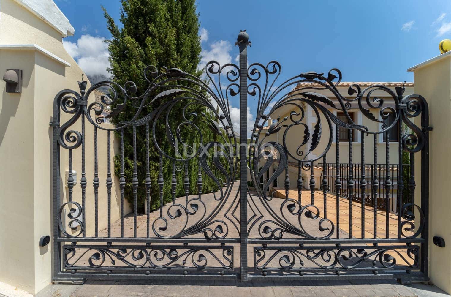 7 makuuhuone Huvila myytävänä paikassa Altea mukana uima-altaan 
autotalli - 4 000 000 € (Ref: 8828465)