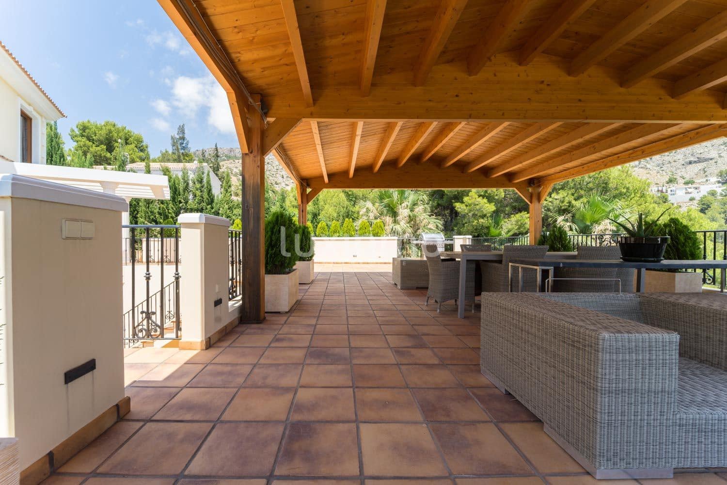 7 makuuhuone Huvila myytävänä paikassa Altea mukana uima-altaan 
autotalli - 4 000 000 € (Ref: 8828465)