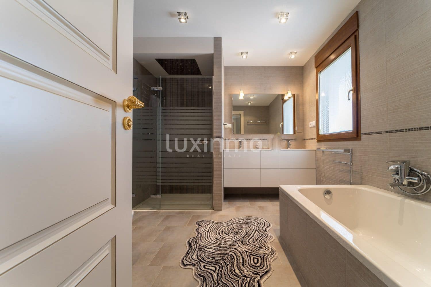 7 makuuhuone Huvila myytävänä paikassa Altea mukana uima-altaan 
autotalli - 4 000 000 € (Ref: 8828465)