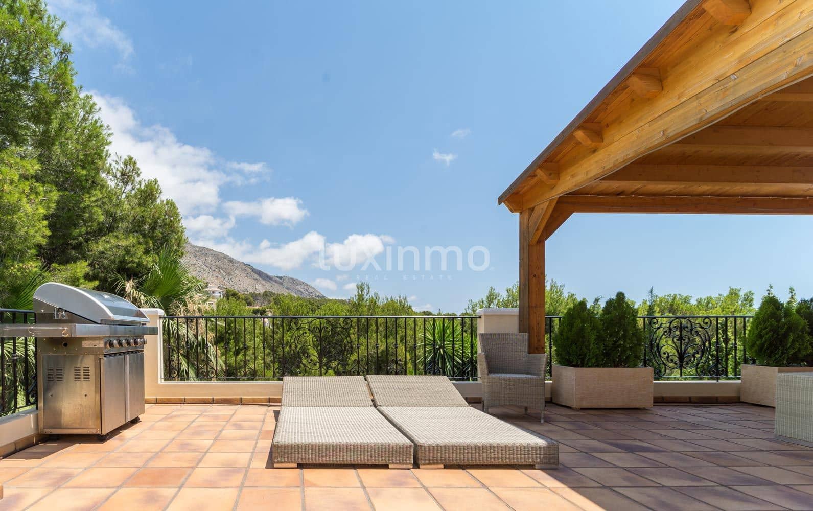 7 makuuhuone Huvila myytävänä paikassa Altea mukana uima-altaan 
autotalli - 4 000 000 € (Ref: 8828465)