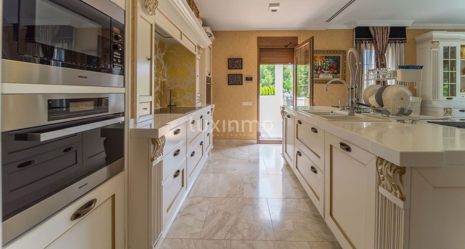 7 makuuhuone Huvila myytävänä paikassa Altea mukana uima-altaan 
autotalli - 4 000 000 € (Ref: 8828465)