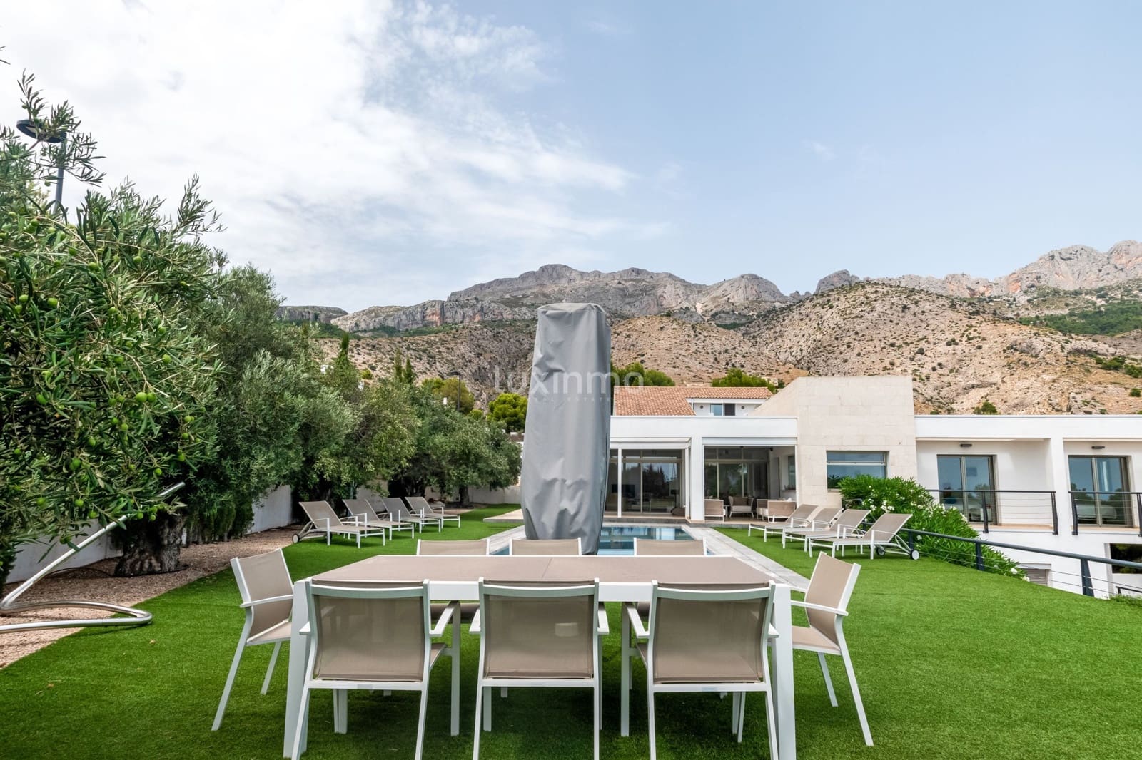 5 Zimmer Villa zu verkaufen in Altea mit Pool - 1.150.000 € (Ref: 8829132)