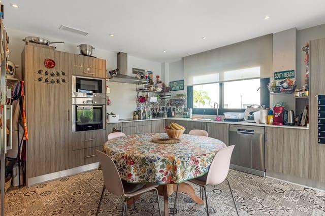 4 makuuhuone Huvila myytävänä paikassa Polop mukana uima-altaan 
autotalli - 895 000 € (Ref: 8829140)