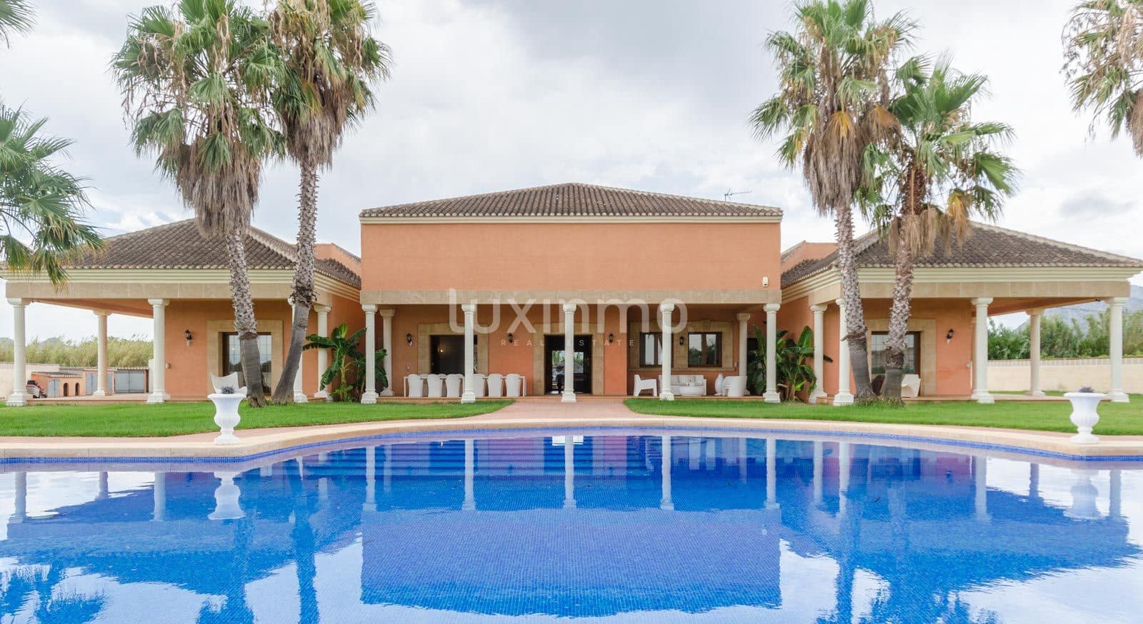 5 bedroom Villa for sale in Denia with pool garage - € 1,890,000 (Ref: 8829152)