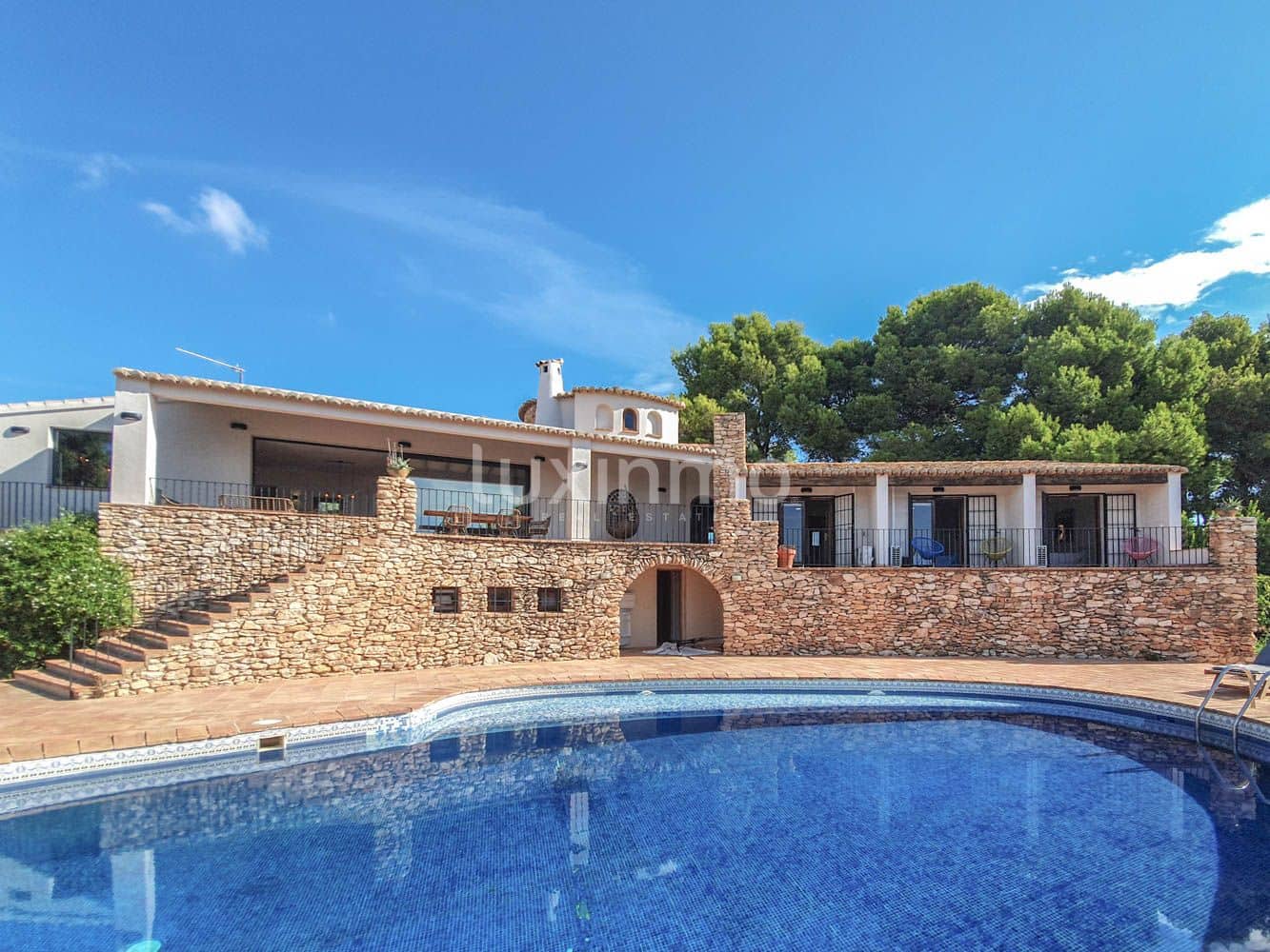 5 soverom Villa til salgs i Calpe / Calp med svømmebasseng garasje - € 1 750 000 (Ref: 8829153)