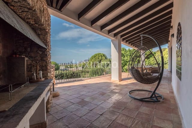 5 soverom Villa til salgs i Calpe / Calp med svømmebasseng garasje - € 1 750 000 (Ref: 8829153)