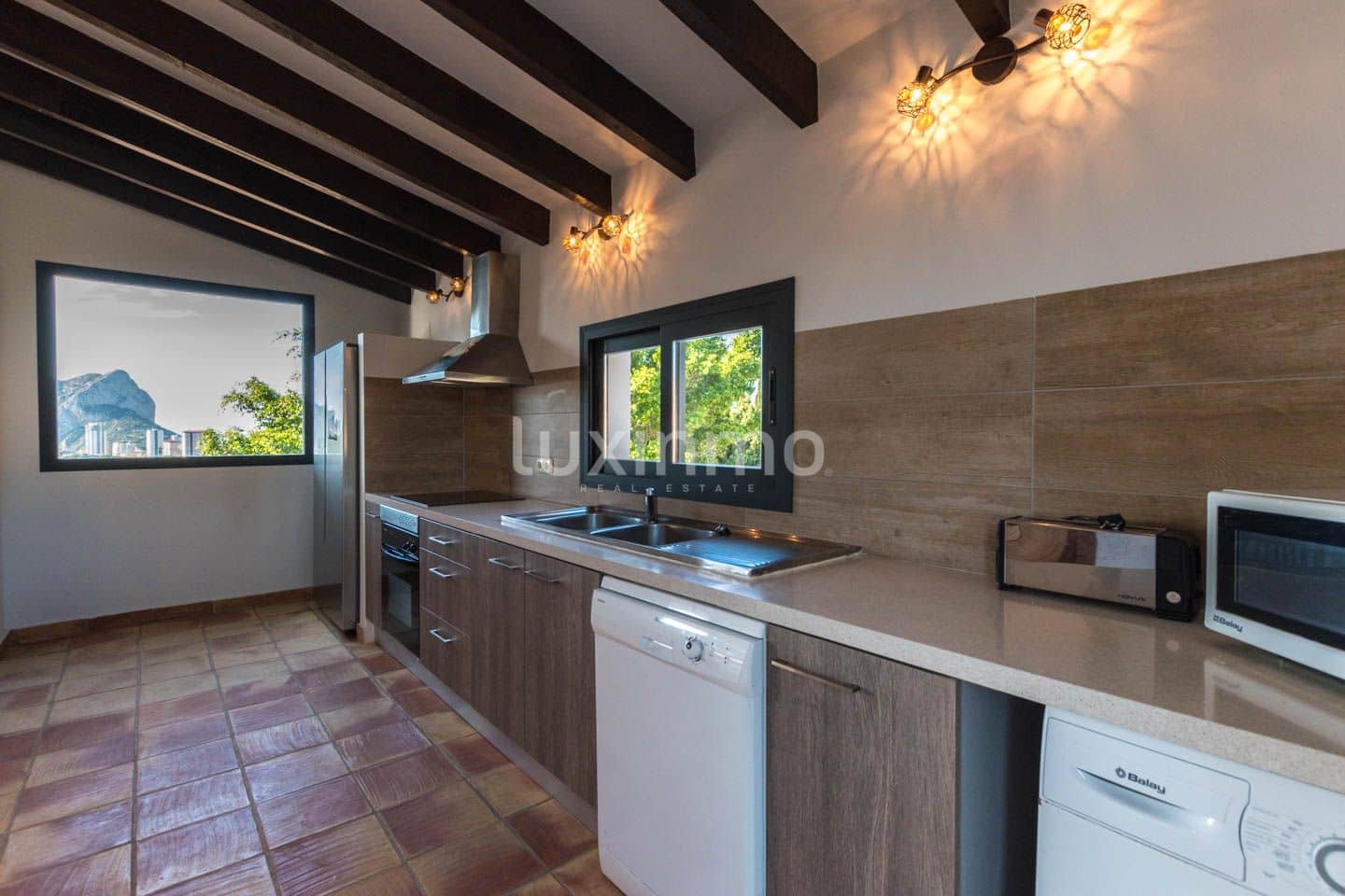 5 soverom Villa til salgs i Calpe / Calp med svømmebasseng garasje - € 1 750 000 (Ref: 8829153)