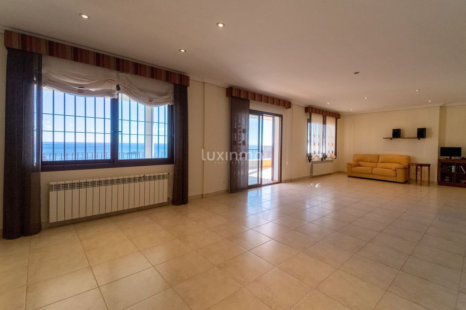 6 sypialnia Willa na sprzedaż w Altea z basenem garażem - 2 100 000 € (Ref: 8829155)