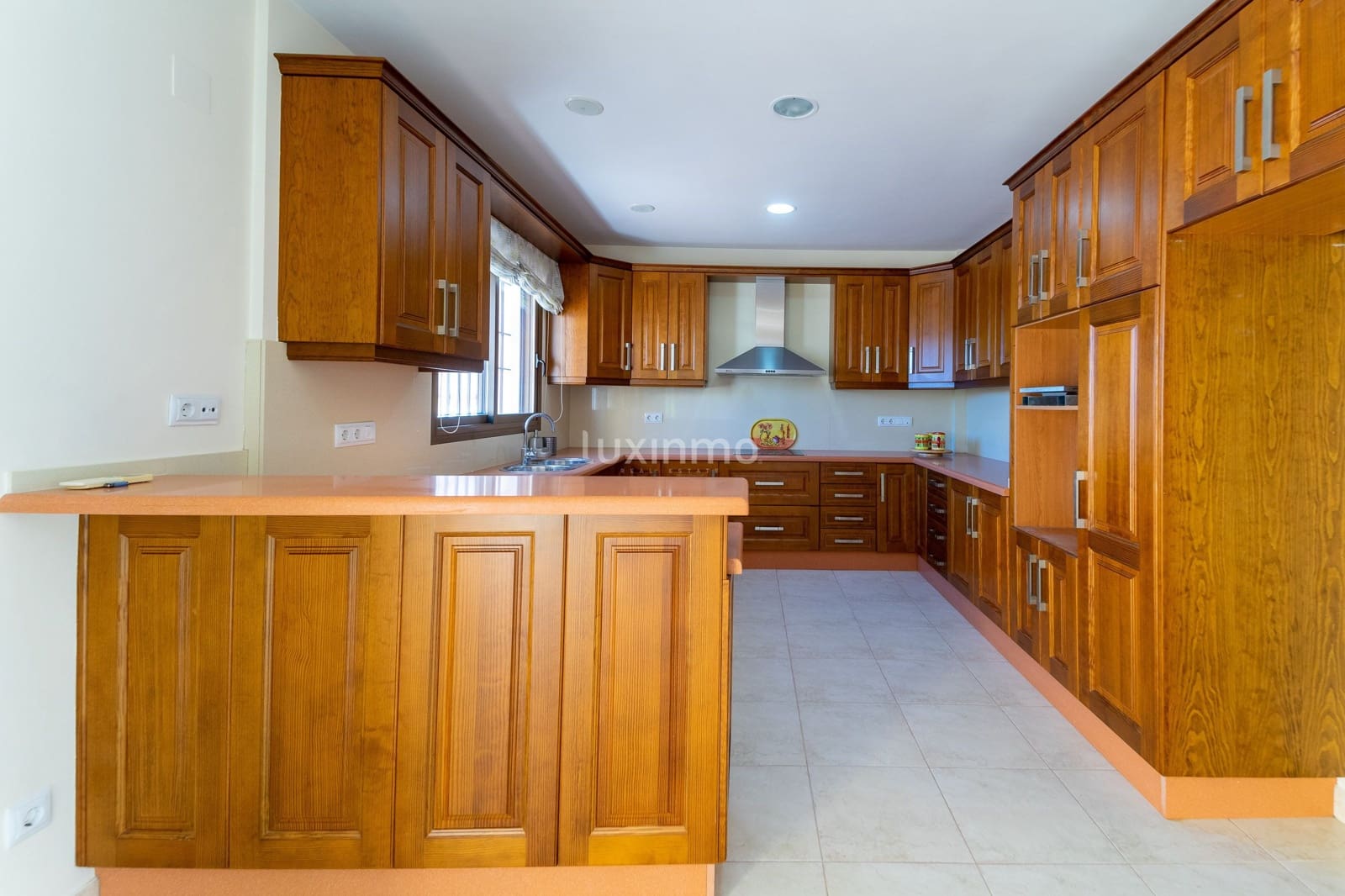 6 sypialnia Willa na sprzedaż w Altea z basenem garażem - 2 100 000 € (Ref: 8829155)