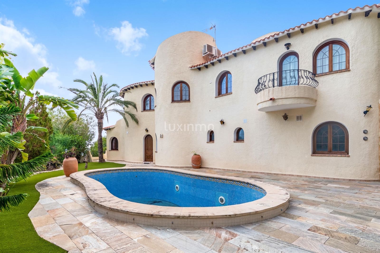 4 bedroom Villa for sale in Altea with pool garage - € 1,350,000 (Ref: 8829159)