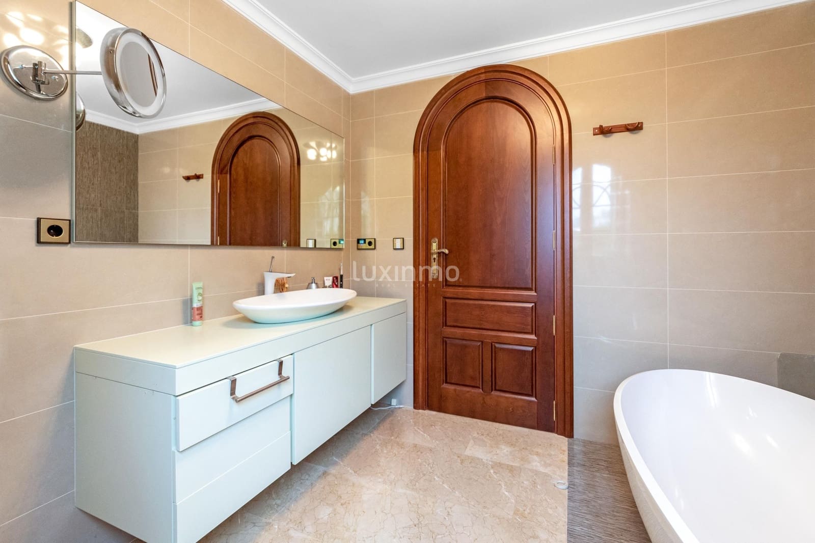 4 bedroom Villa for sale in Altea with pool garage - € 1,350,000 (Ref: 8829159)