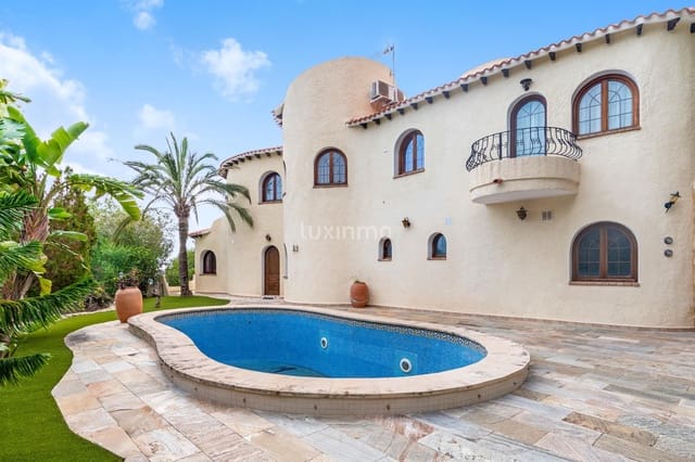 4 soverom Villa til salgs i Altea med svømmebasseng garasje - € 1 350 000 (Ref: 8829159)