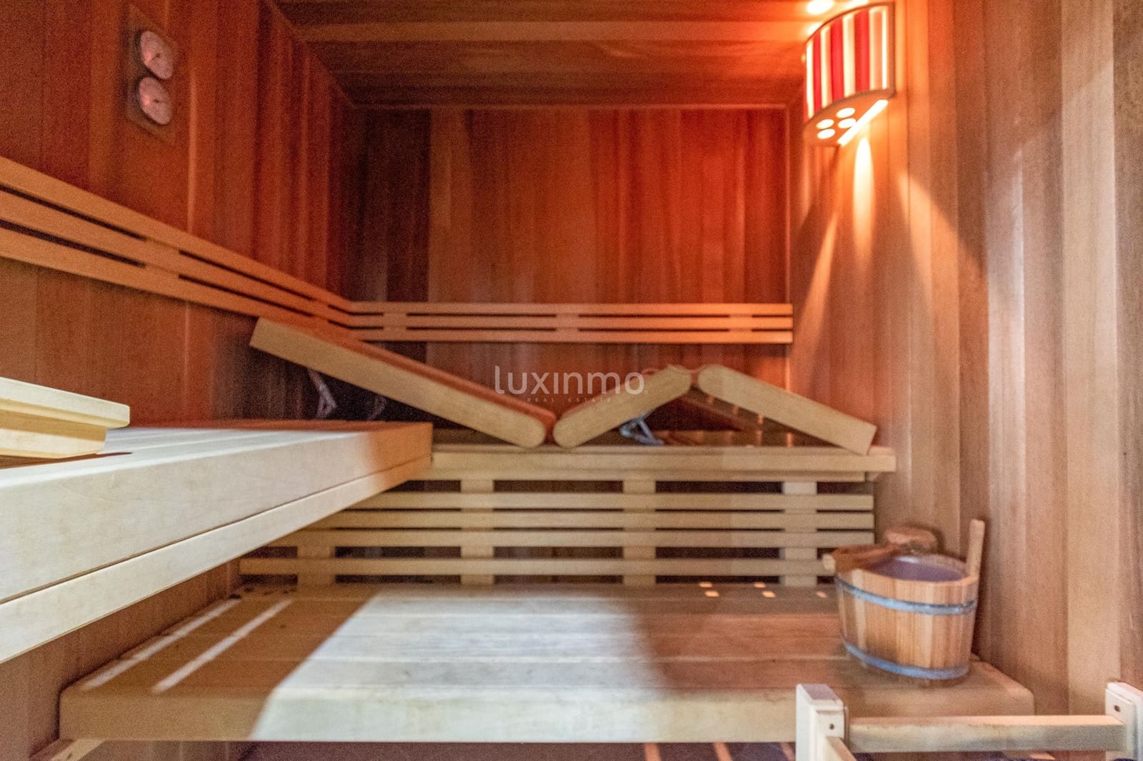 4 bedroom Villa for sale in Altea with pool garage - € 1,350,000 (Ref: 8829159)