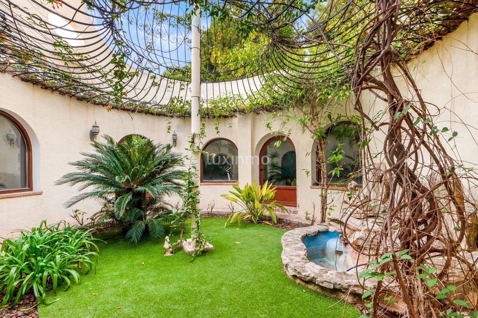 4 bedroom Villa for sale in Altea with pool garage - € 1,350,000 (Ref: 8829159)