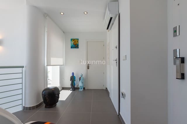 4 bedroom Villa for sale in Altea with pool garage - € 895,000 (Ref: 8834007)