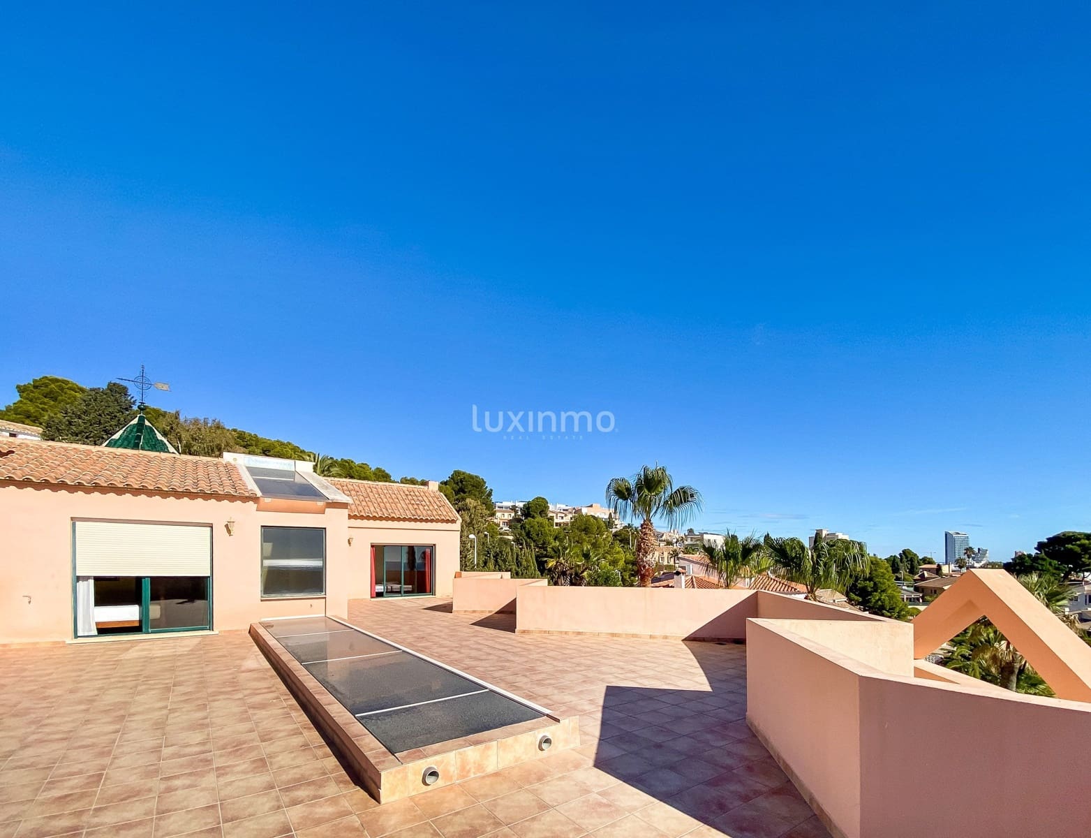 6 sovrum Villa till salu i Calpe / Calp med pool garage - 1 475 000 € (Ref: 8834015)