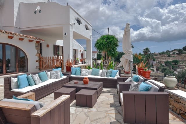 7 soverom Villa til salgs i Benissa med svømmebasseng garasje - € 1 349 000 (Ref: 8834026)