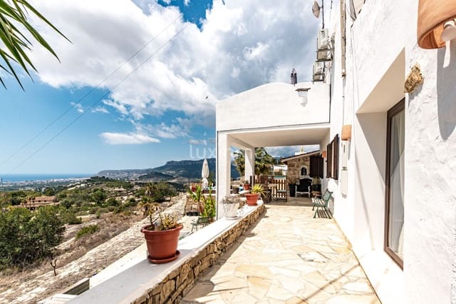 7 soverom Villa til salgs i Benissa med svømmebasseng garasje - € 1 349 000 (Ref: 8834026)