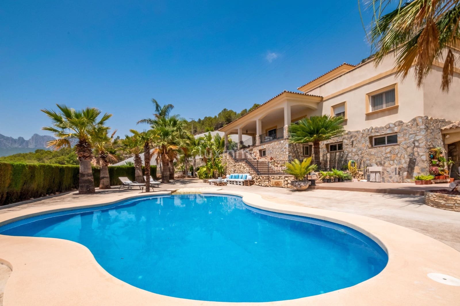 4 slaapkamer Villa te koop in Callosa d'En Sarria met zwembad garage - € 2.200.000 (Ref: 8834032)