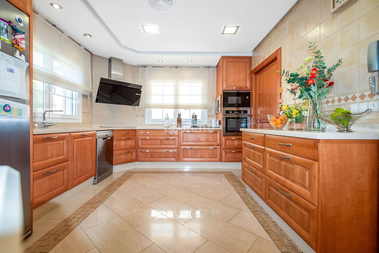 4 slaapkamer Villa te koop in Callosa d'En Sarria met zwembad garage - € 2.200.000 (Ref: 8834032)