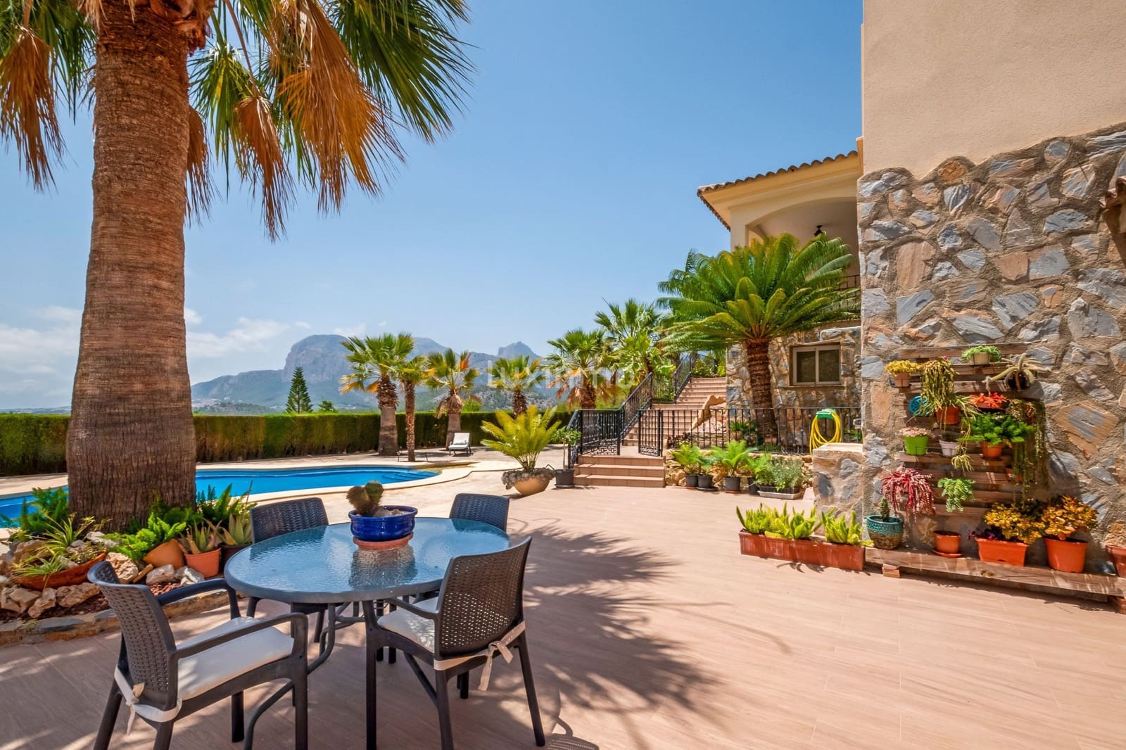 4 slaapkamer Villa te koop in Callosa d'En Sarria met zwembad garage - € 2.200.000 (Ref: 8834032)