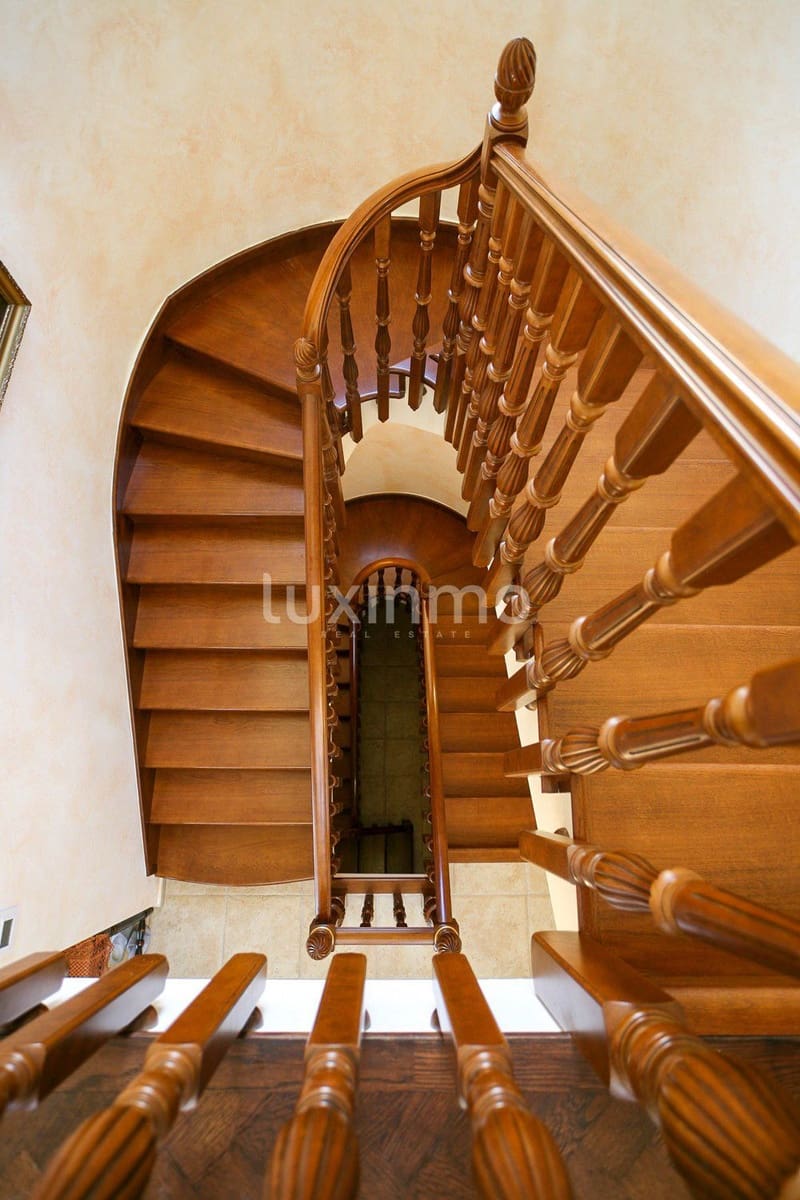 5 soverom Villa til salgs i Calpe / Calp med svømmebasseng garasje - € 2 980 000 (Ref: 8834043)