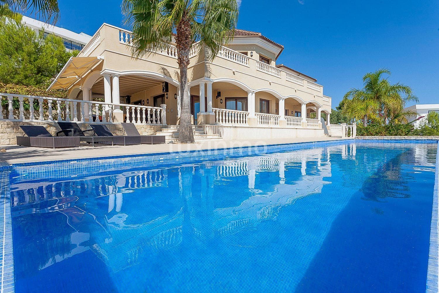 5 soverom Villa til salgs i Calpe / Calp med svømmebasseng garasje - € 2 980 000 (Ref: 8834043)
