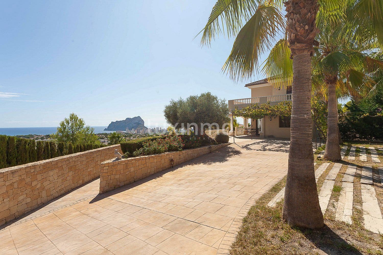 5 soverom Villa til salgs i Calpe / Calp med svømmebasseng garasje - € 2 980 000 (Ref: 8834043)