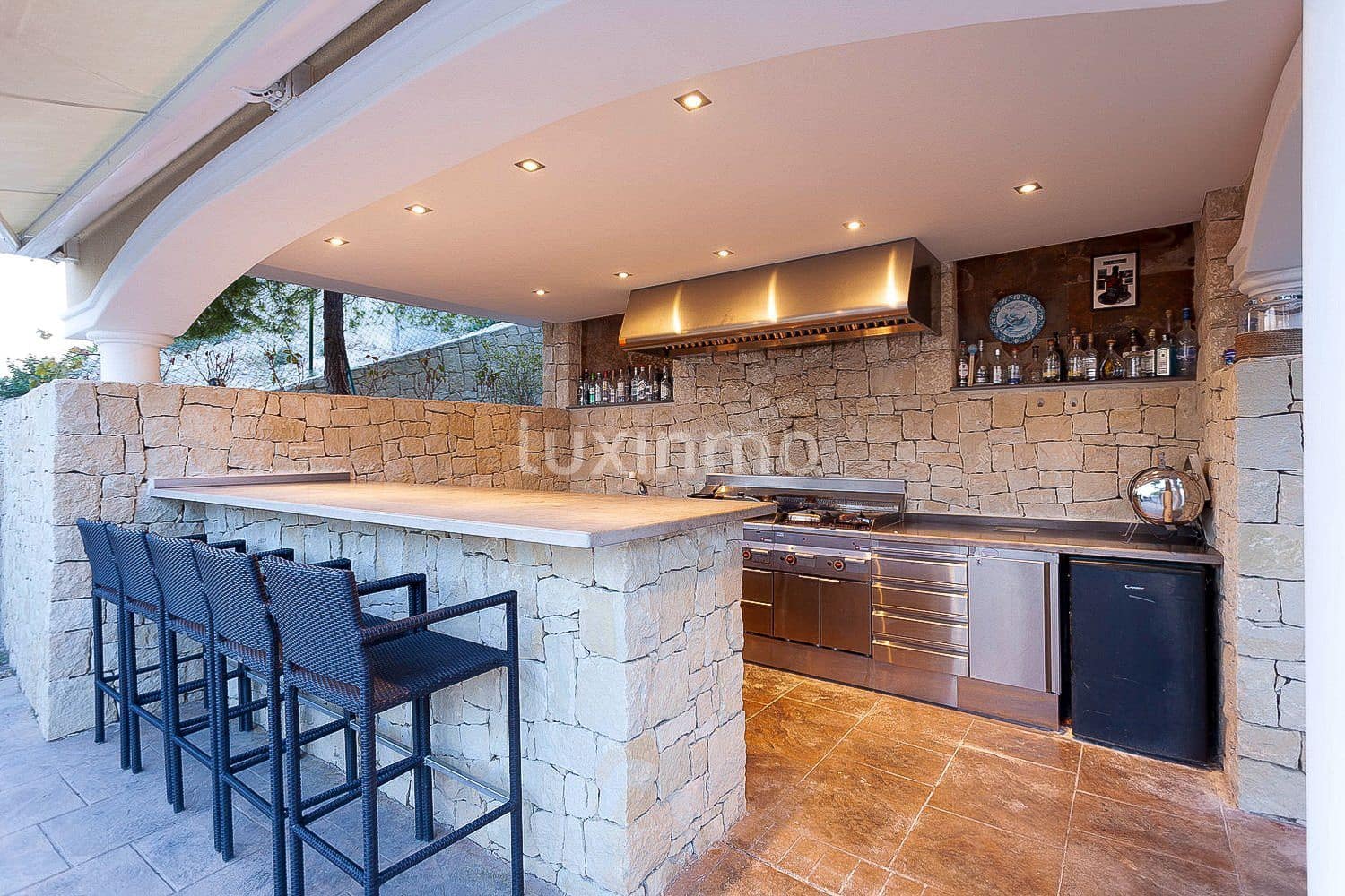 5 soverom Villa til salgs i Calpe / Calp med svømmebasseng garasje - € 2 980 000 (Ref: 8834043)