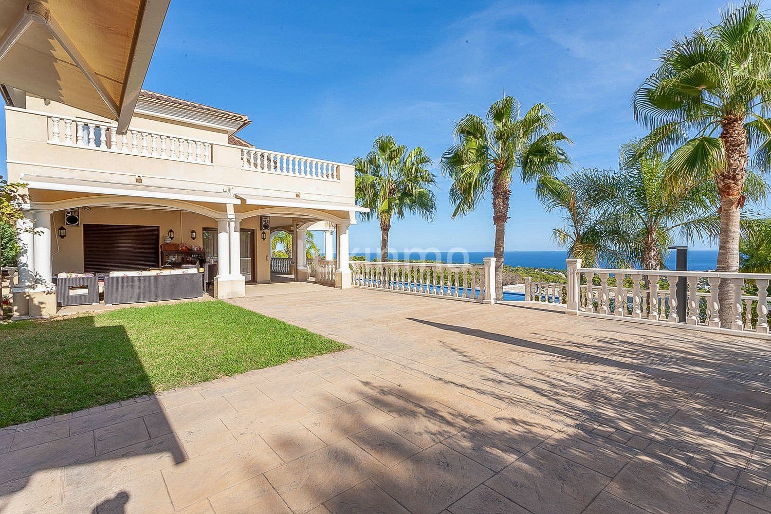 5 soverom Villa til salgs i Calpe / Calp med svømmebasseng garasje - € 2 980 000 (Ref: 8834043)