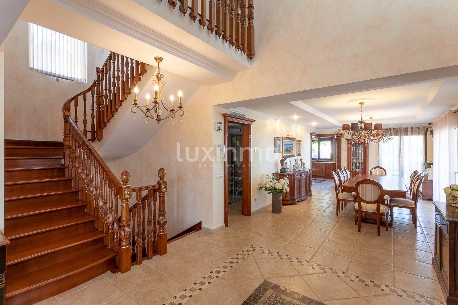 5 soverom Villa til salgs i Calpe / Calp med svømmebasseng garasje - € 2 980 000 (Ref: 8834043)