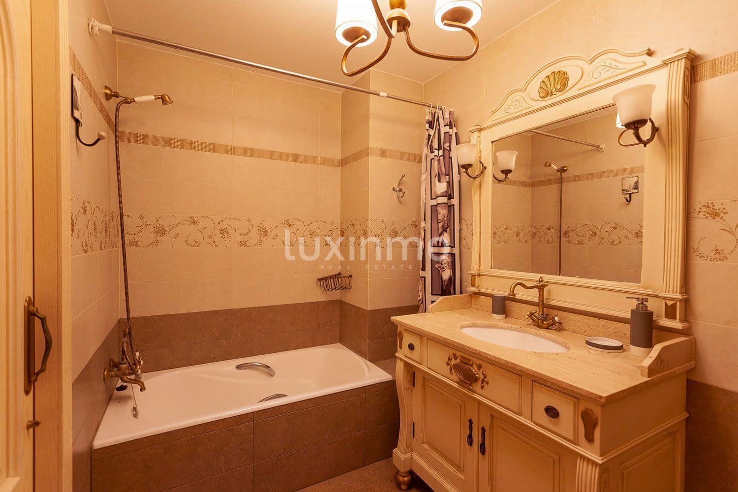 5 soverom Villa til salgs i Calpe / Calp med svømmebasseng garasje - € 2 980 000 (Ref: 8834043)