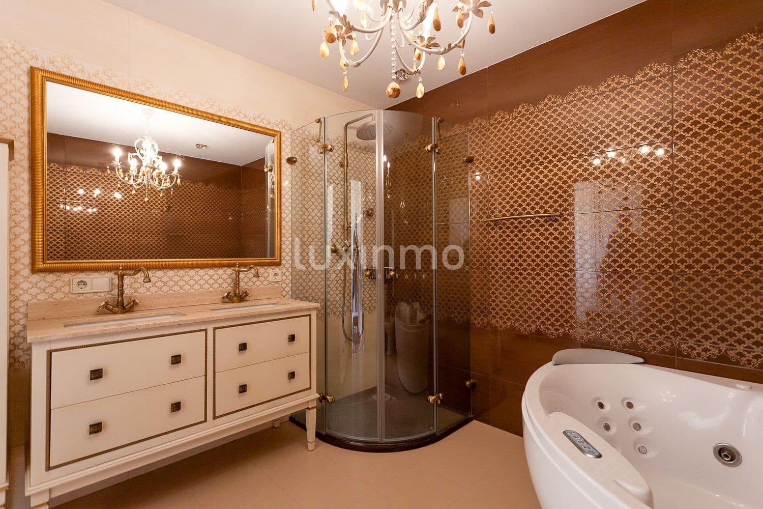 5 soverom Villa til salgs i Calpe / Calp med svømmebasseng garasje - € 2 980 000 (Ref: 8834043)