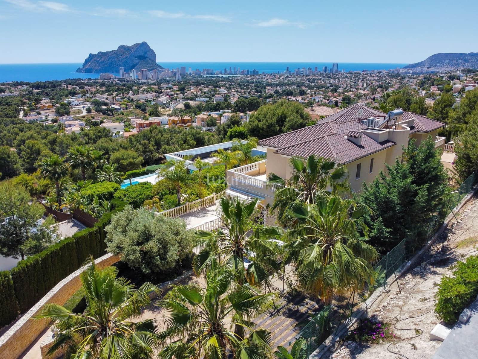 5 soverom Villa til salgs i Calpe / Calp med svømmebasseng garasje - € 2 980 000 (Ref: 8834043)