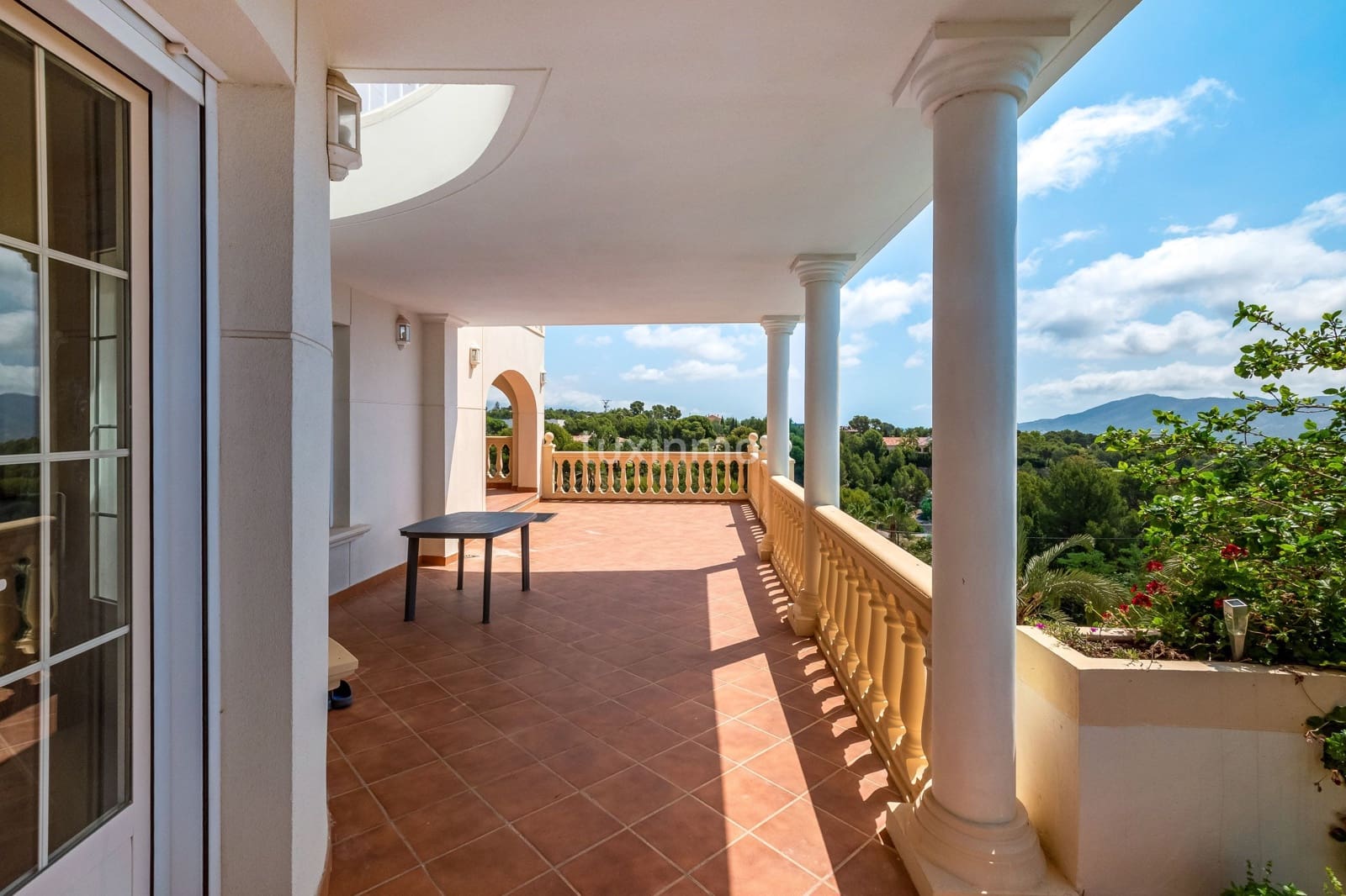 7 sovrum Villa till salu i Benidorm med pool garage - 1 635 000 € (Ref: 8834047)