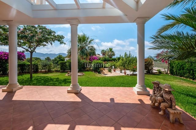 7 sovrum Villa till salu i Benidorm med pool garage - 1 635 000 € (Ref: 8834047)