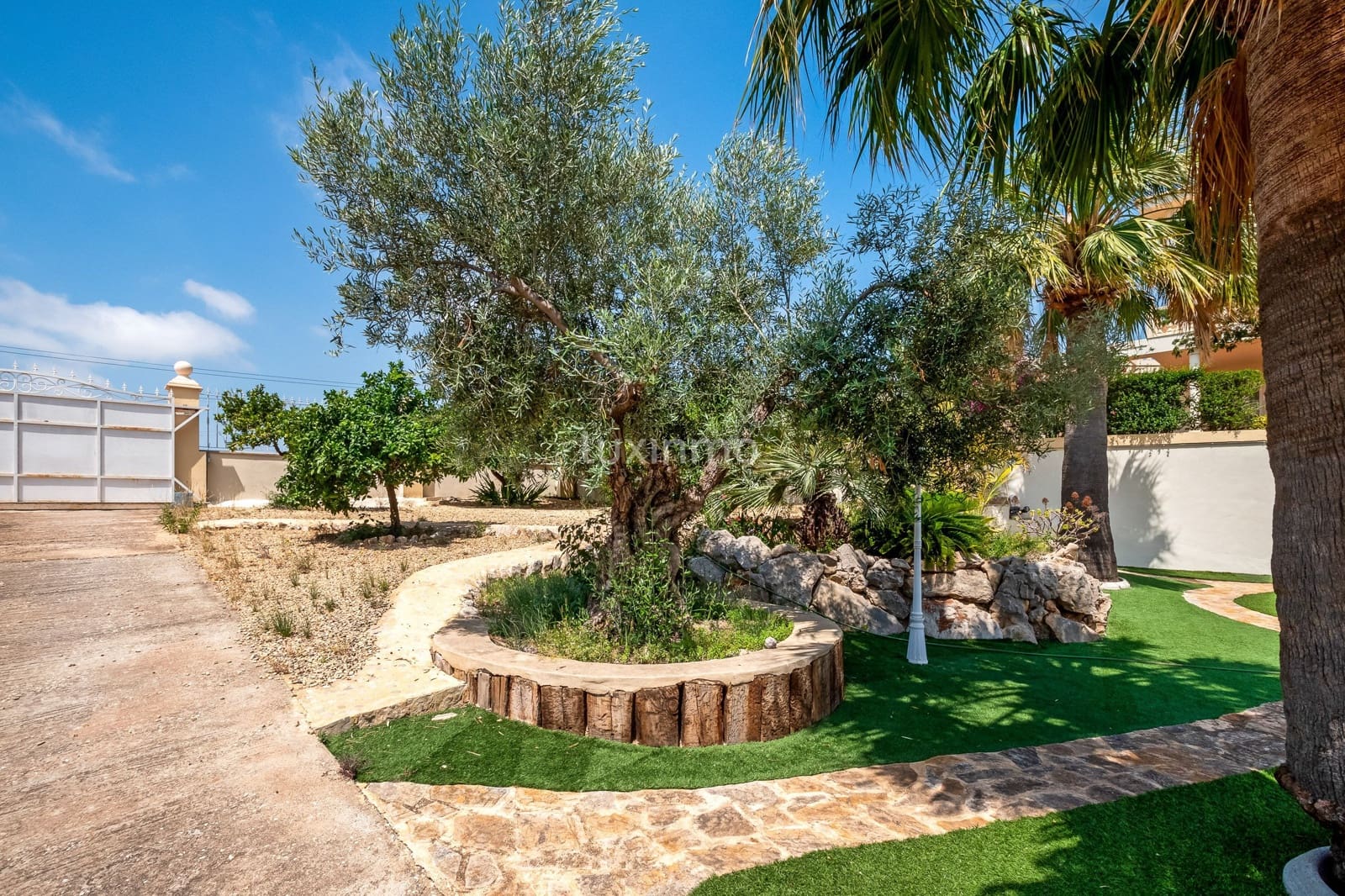 7 sovrum Villa till salu i Benidorm med pool garage - 1 635 000 € (Ref: 8834047)