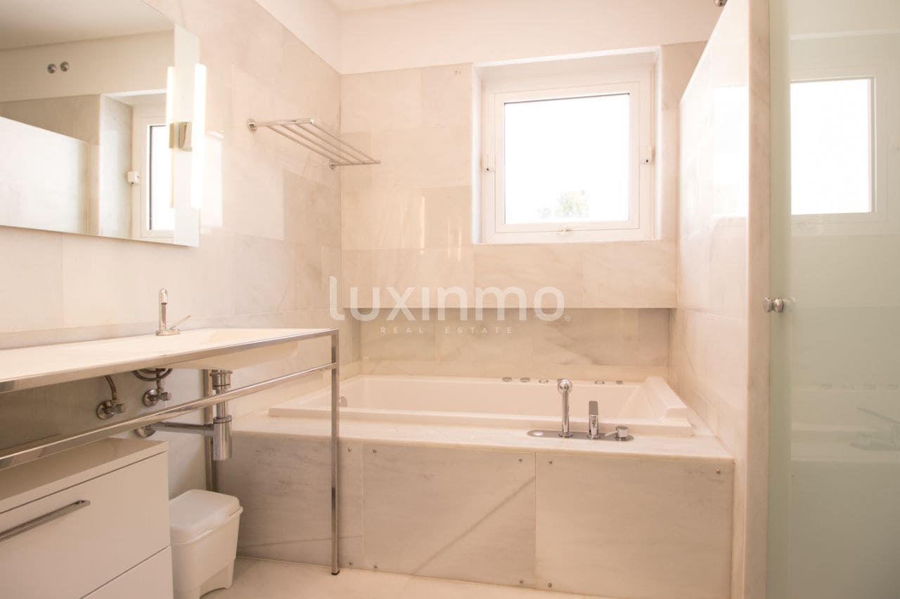 3 soveværelse Villa til salg i Denia med swimmingpool garage - € 3.850.000 (Ref: 8834054)