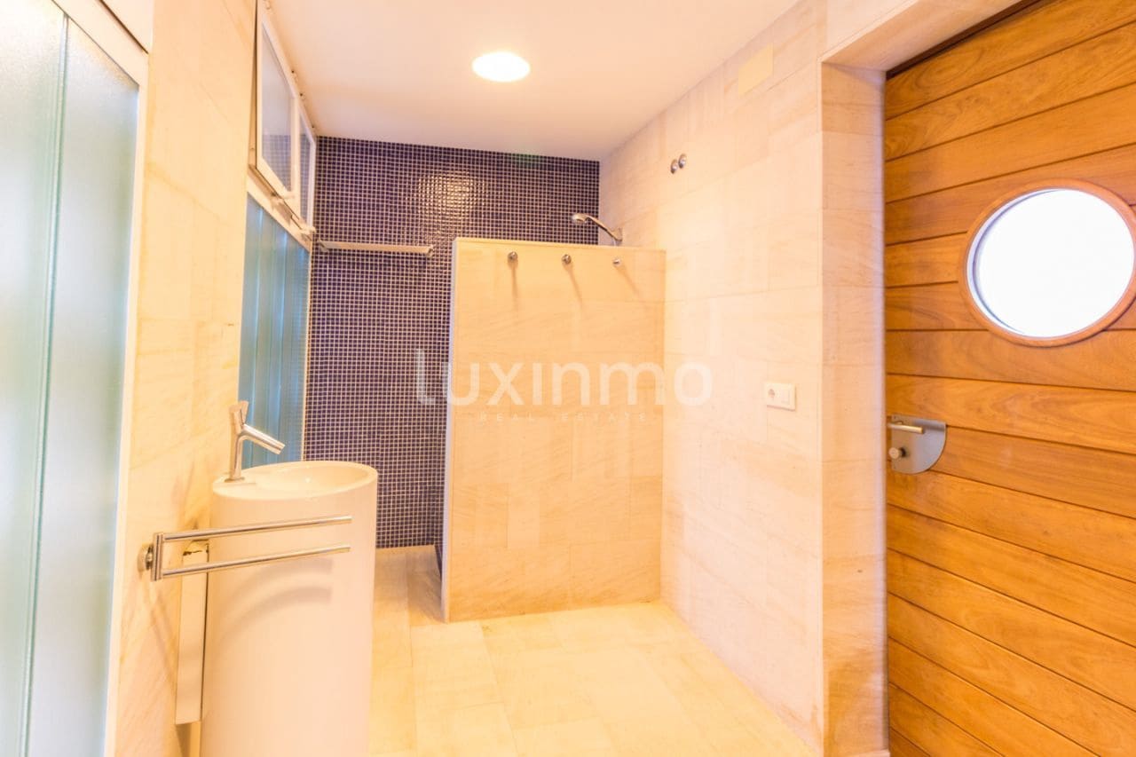 3 soveværelse Villa til salg i Denia med swimmingpool garage - € 3.850.000 (Ref: 8834054)