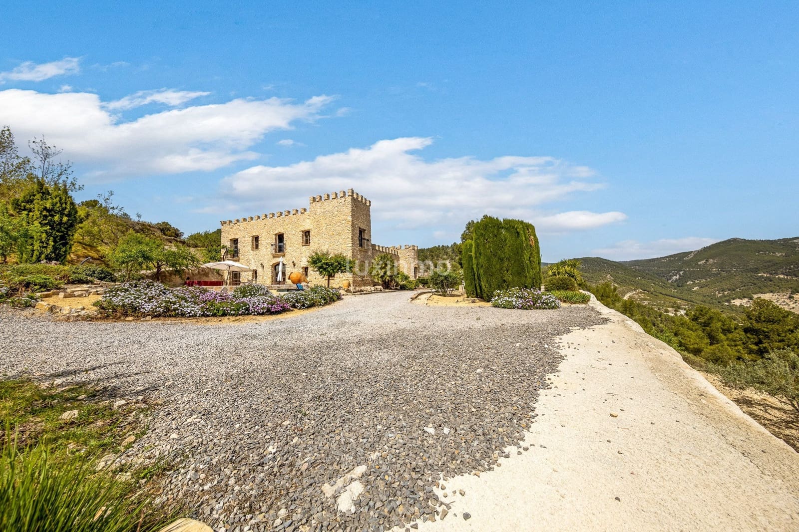 4 soveværelse Villa til salg i Relleu med swimmingpool garage - € 2.150.000 (Ref: 8836125)