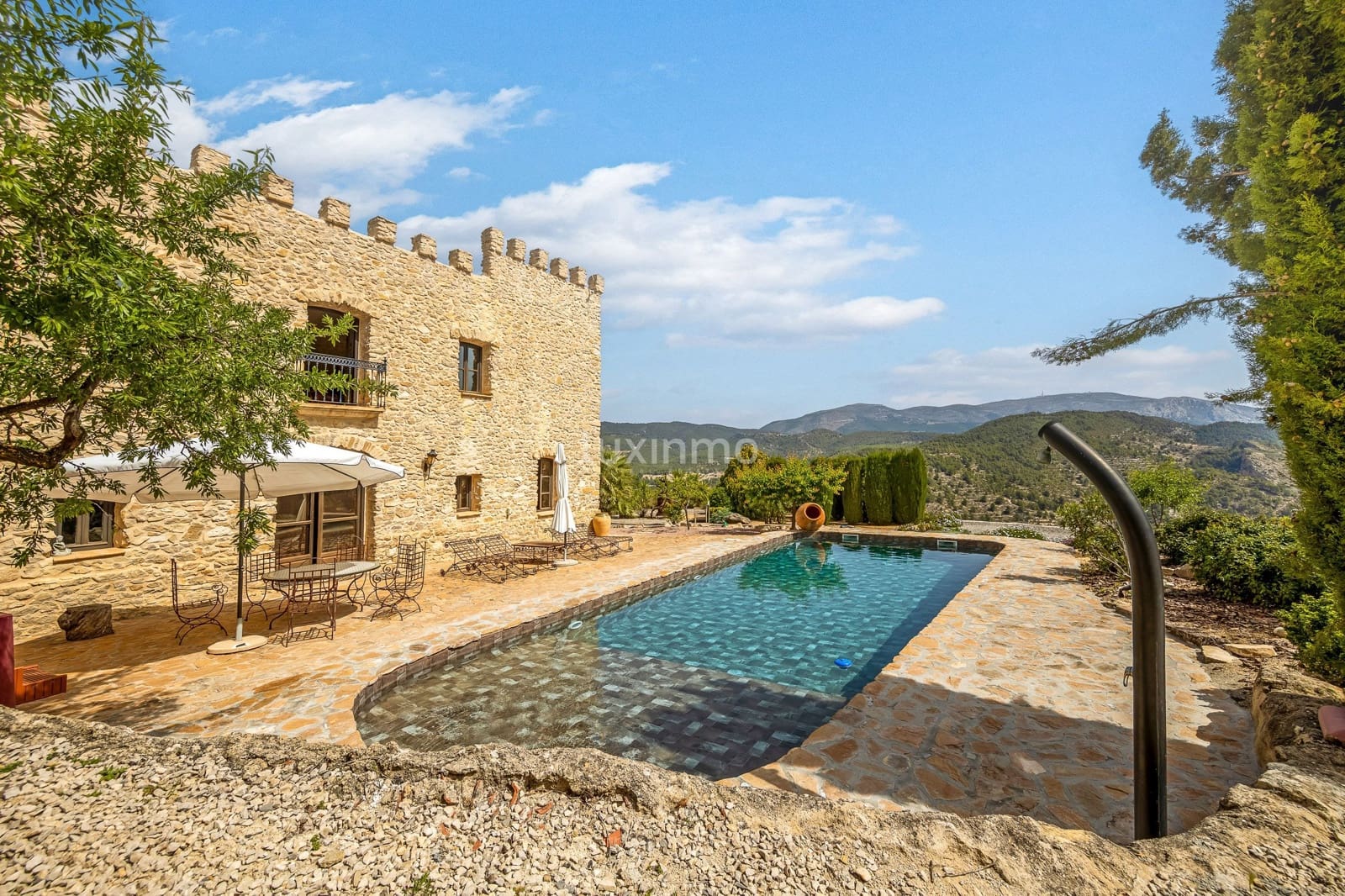 4 soveværelse Villa til salg i Relleu med swimmingpool garage - € 2.150.000 (Ref: 8836125)