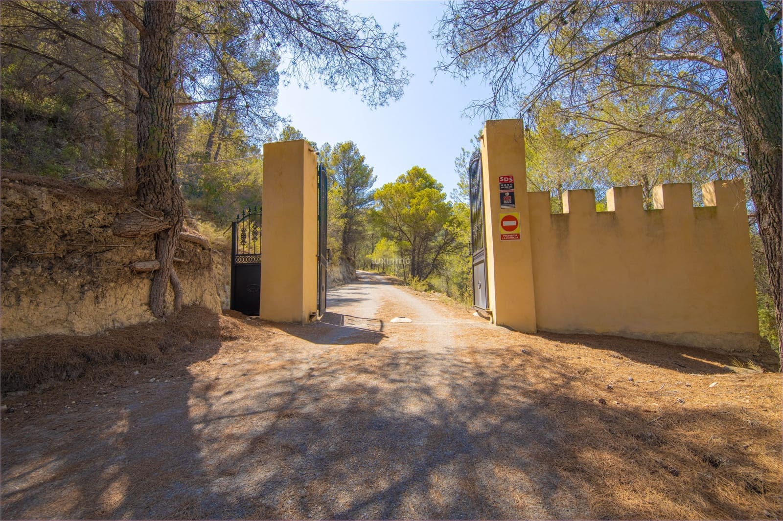 4 soveværelse Villa til salg i Relleu med swimmingpool garage - € 2.150.000 (Ref: 8836125)